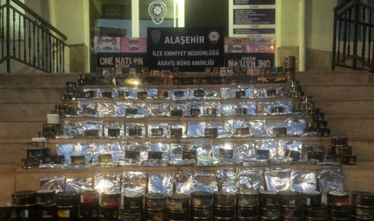 Alaşehir’de 80 kilo kaçak nargile tütünü ele geçirildi Alaşehir’de 80 kilo kaçak nargile tütünü ele geçirildi