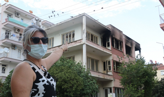 Alev alev yanan ‘bimekan rezidans’, mahalleliyi çileden çıkardı
