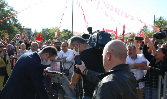 Aşı karşıtlarının mitinginde basın mensuplarına saygısızlık Aşı karşıtlarının mitinginde basın mensuplarına saygısızlık