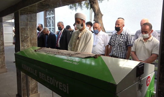 Aşı yaptırmayan öğretmen virüse yenik düştü Aşı yaptırmayan öğretmen virüse yenik düştü