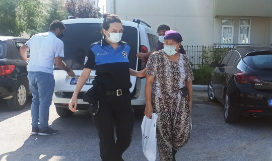 Bafra’da girdiği daireden 10 bin lira çalan kadın Samsun’da yakalandı Bafra’da girdiği daireden 10 bin lira çalan kadın Samsun’da yakalandı