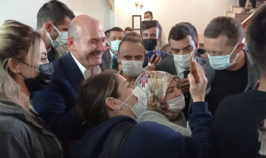Bakan Soylu’ya görkemli karşılama Bakan Soylu’ya görkemli karşılama