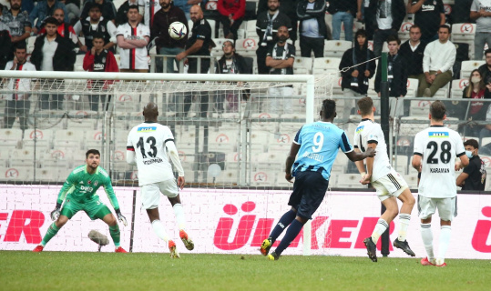 Balotelli golü attı, Beşiktaş kulübesine koştu!