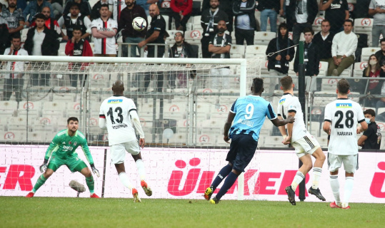 Balotelli golü attı, Beşiktaş kulübesine koştu! Balotelli golü attı, Beşiktaş kulübesine koştu!