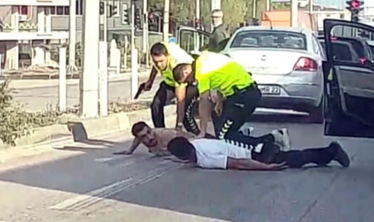 Bandırma polisinden kırmızı ışıkta nefes kesen operasyon Bandırma polisinden kırmızı ışıkta nefes kesen operasyon