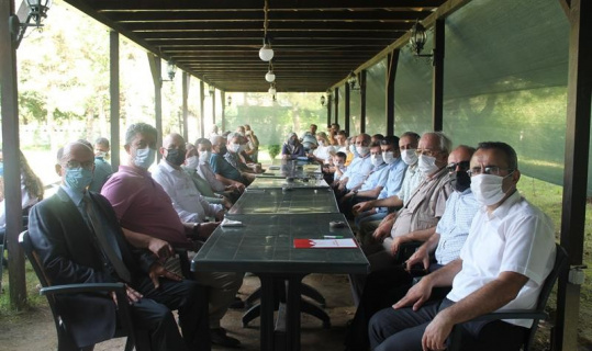 Çiftçiler bilgileniyor Çiftçiler bilgileniyor