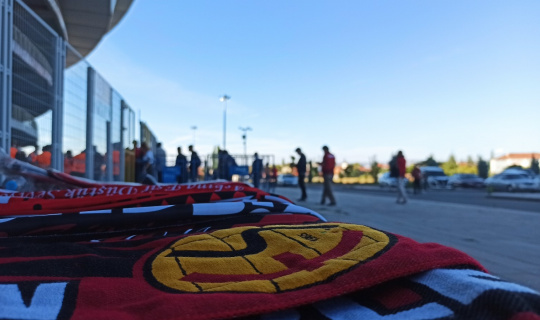 Eskişehirspor taraftarından maça yoğun ilgi Eskişehirspor taraftarından maça yoğun ilgi