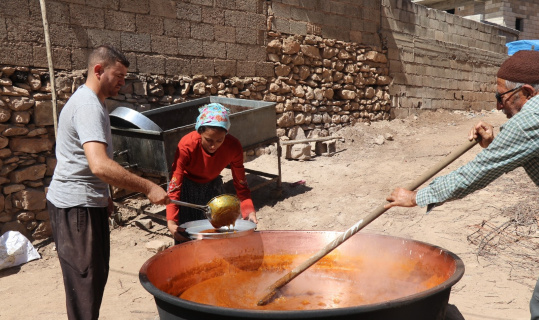 Gaziantep’te üzümden yapılan tatlı tarhana mesaisi başladı