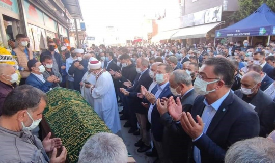Kalbine yenik düşen CHP Dilovası ilçe başkanı son yolculuğuna uğurlandı