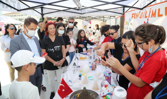 Minikler bilimde yeteneklerini Atakum’da sergiledi