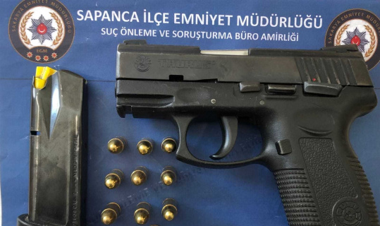 Polis uygulamasında üzerinden ruhsatsız tabanca çıktı Polis uygulamasında üzerinden ruhsatsız tabanca çıktı