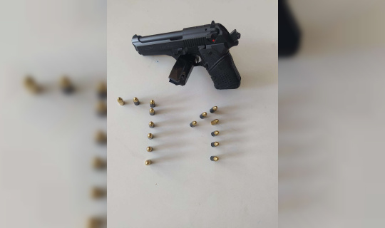 Polisin şüphelendiği şahsın üzerinde tabanca çıktı