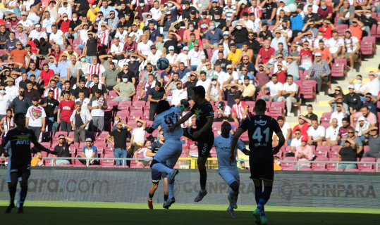 Süper Lig: A. Hatayspor: 0 - Fenerbahçe: 2 (İlk yarı)