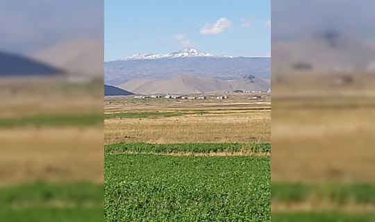 Tendürek Dağı’nın zirvesinde kar yağdı Tendürek Dağı’nın zirvesinde kar yağdı