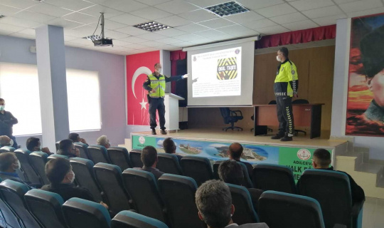 Adilcevaz’da servis şoförlerine bilgilendirme semineri