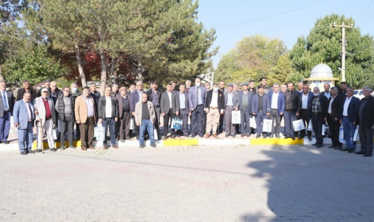 Başkan Çöl: “Muhtarlarımız belediyeler ile halkın arasında önemli bir köprü görevi görmektedir” Başkan Çöl: “Muhtarlarımız belediyeler ile halkın arasında önemli bir köprü görevi görmektedir”
