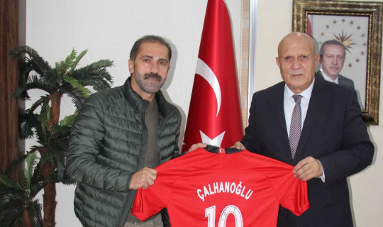 Başkan Pekmezci’ye 10 numaralı forma