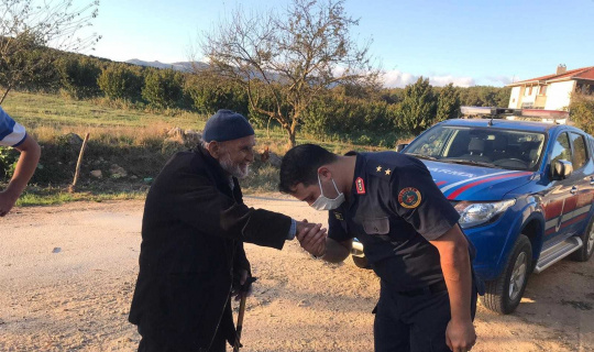 Jandarmadan yaşlılara ziyaret