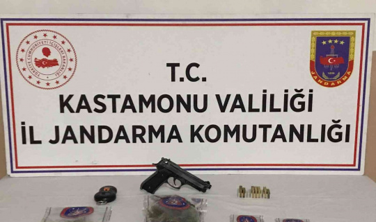 Jandarmanın uyuşturucu operasyonunda 1 kişi yakalandı Jandarmanın uyuşturucu operasyonunda 1 kişi yakalandı
