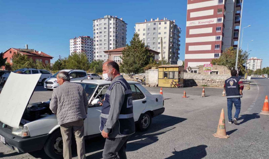 Kayseri’de araçlar ve motosikletler denetlendi Kayseri’de araçlar ve motosikletler denetlendi