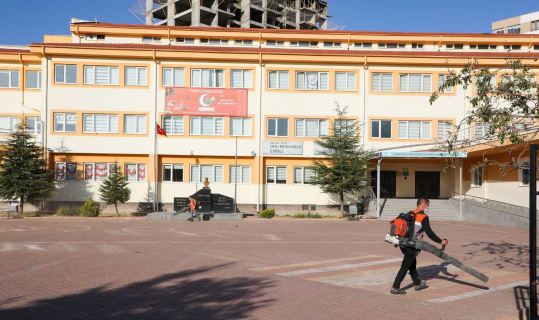 Talas Belediyesi okullara dokunmaya devam ediyor