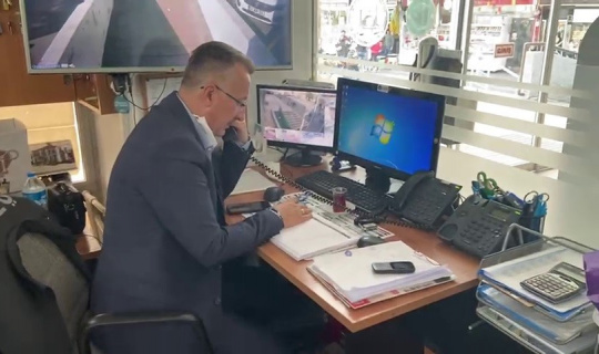 Telefon başında vatandaşların taleplerini dinledi Telefon başında vatandaşların taleplerini dinledi