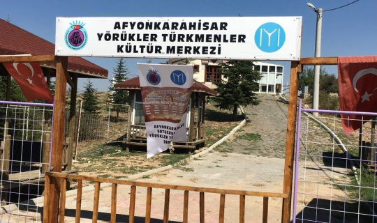 Afyonkarahisar’da Yörükler Türkmenler Kültür Merkezi’ne saldırdılar Afyonkarahisar’da Yörükler Türkmenler Kültür Merkezi’ne saldırdılar