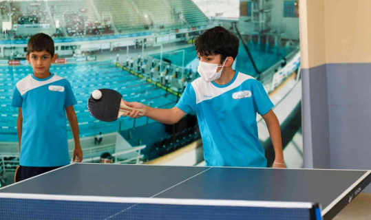 Esenyurtlu çocuklar, masa tenisi kursunda hem eğleniyor hem sosyalleşiyor