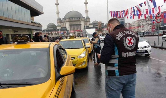 İşini yapan gazeteciye taksiciden tepki: "Neden ceza yediğim seni alakadar eder mi?"