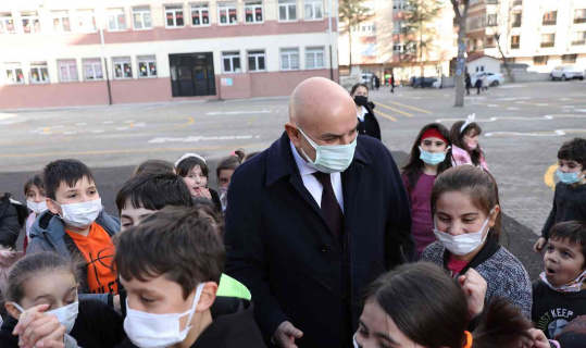 Başkan Altınok’tan okullara yeni yıl ziyareti