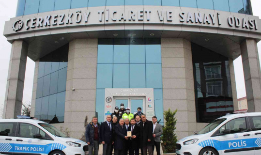 Çerkezköy TSO’dan Polis Teşkilatı’na iki araç tahsisi Çerkezköy TSO’dan Polis Teşkilatı’na iki araç tahsisi
