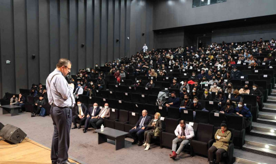 Yazar Hayati İnanç Tekden’li öğrencilerle buluştu