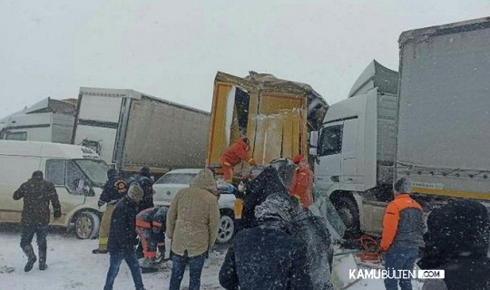 Zincirleme Kaza. Ölü ve Yaralılar Var Zincirleme Kaza. Ölü ve Yaralılar Var