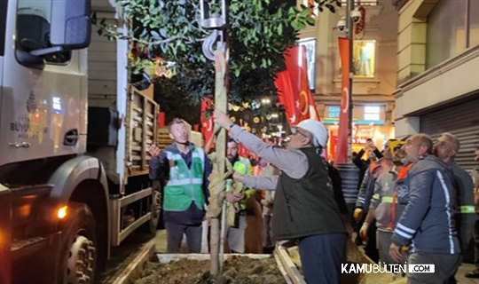 İstiklal Caddesi'nde bulunan beton saksılar kaldırılıyor İstiklal Caddesi'nde bulunan beton saksılar kaldırılıyor