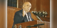 Süleyman Demirel: "Kişi Hakları ile İlgili KHK Olmaz" (Sosyal Medyada Gündem Oldu)