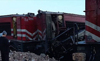 Son Dakika Yozgat'ta Tren Kazası: İki Tren Çarpıştı