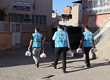 Siirt Belediyesi 150 aileye sıcak yemek desteği sağlıyor