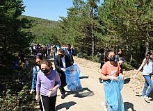 Yangına sebebiyet verebilecek maddeler ormanlık alanlardan temizleniyor