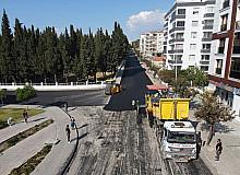 Aliağa Belediyesi sıcak asfalt serim çalışmalarını sürdürüyor