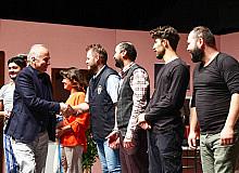 Tiyatro keyfi Büyükşehir Şehir Tiyatrosu ile yaşanıyor