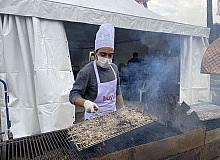 Ümraniye’de Hamsi Festivalinde 2.5 ton hamsi dağıtıldı