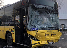 Fatih’te iki İETT otobüsü çarpıştı
