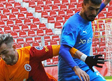Galatasaray Hazırlık Maçında ‘’Tuzla’’ Buz Oldu