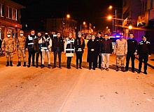 Kaymakam Demir, yılbaşında güvenlik güçlerini yalnız bırakmadı