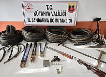 Kütahya’da kablo hırsızlığı ve tarihi eser kaçakçılığı operasyonu