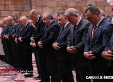 Cumhurbaşkanı Cuma Namazını Malazgirt Meydanında Kıldı
