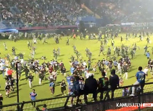 Futbol Maçında İzdiham Çıktı! 127 Kişi Can Verdi