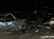 İki Otomobil Kafa Kafaya Çarpıştı! 2 Ölü 5 Yaralı