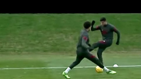Ozan Kabak'ın Liverpool'daki İlk Antrenmanı: Arnold'a Bacak Arası